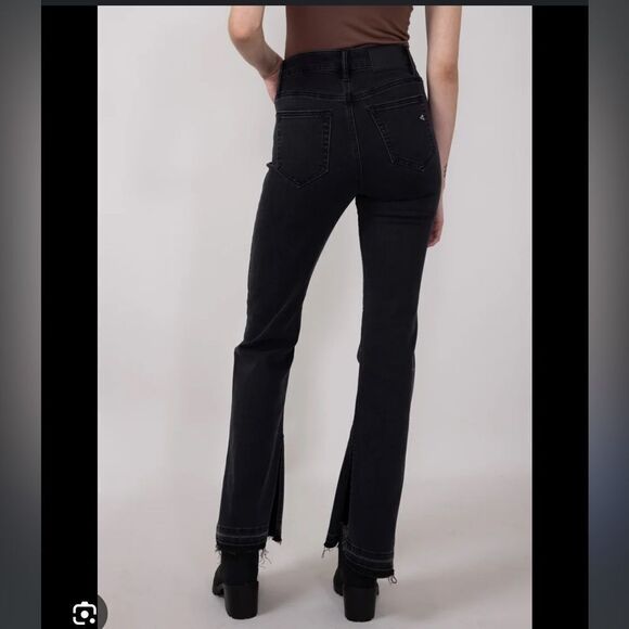 NWT Hidden Happi Crop Flare Jeans in Black - Picture 1 of 14